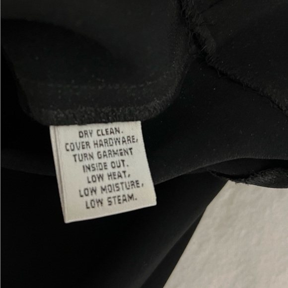 St. John cropped straight leg black pants with cuff size 6. - Picture 2 of 8